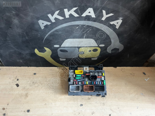 9807028780 / R04 Berlingo Sigorta Kutusu Orjinal Çıkma