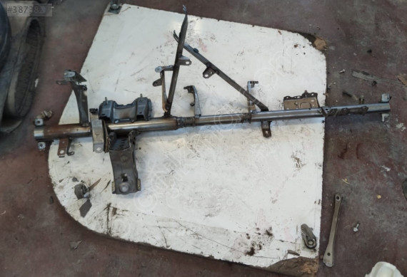 TOYOTA COROLLA GÖĞÜSLÜK DEMİRİ