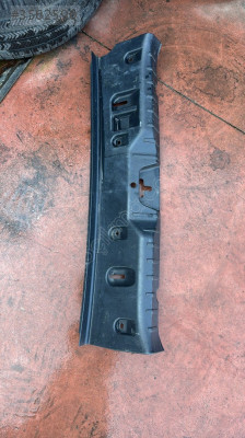 BMW F10 BAGAJ BAKALİTİ