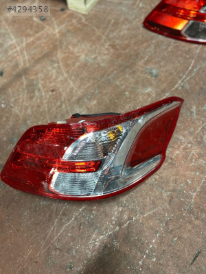 PEUGEOT 301 - SAĞ STOP