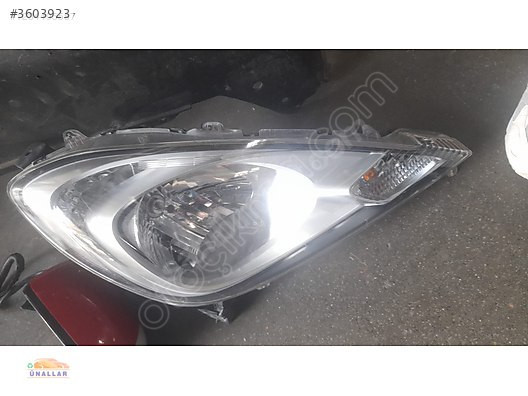 Honda Jazz Sağ Ön Far Mertler Oto'da Yedek Parça Satışı