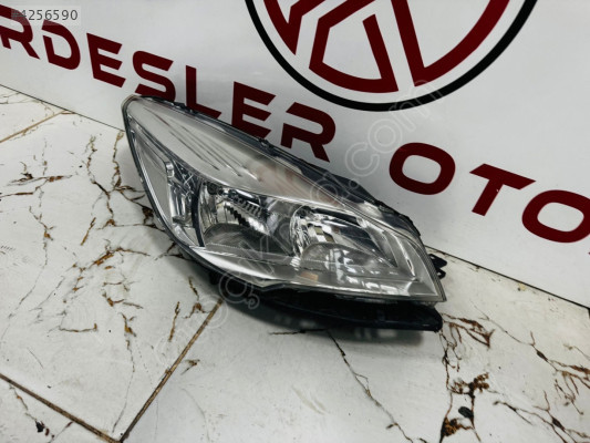 Ford Kuga sağ ön far (çıkma)