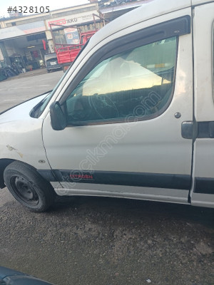 CİTROEN BERLİNGO 2005 SOL ÖN KAPI