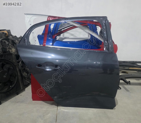RENAULT MEGAN 4 GRİ SAĞ ARKA KAPI ORJINAL