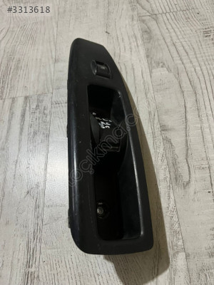 FİAT DOBLO SAG ÖN CAM DÜGMESİ 735484916