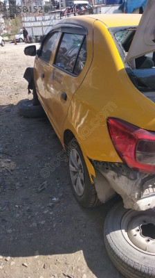 Renault Clio 4 sol ön, arka kapılar