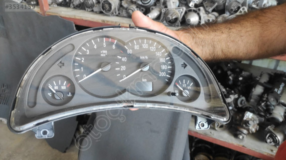 OPEL CORSA C GÖSTERGE SAATİ CIKMA