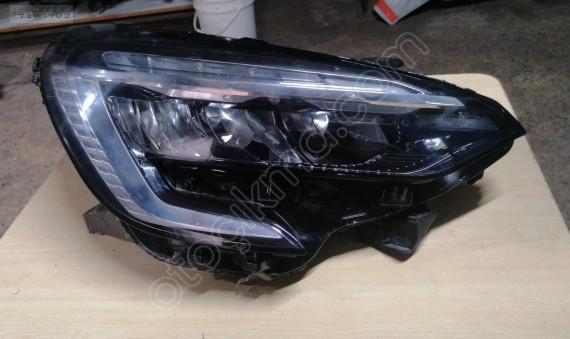 Renault Clio 5 Sağ Ön Far Çıkma Orjinal