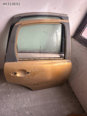 Citreon c3 sağ arka kapı orjinal