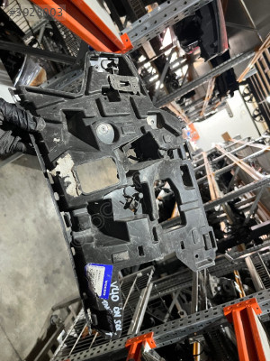 VOLVO XC40 SOL ÖN TAMPON BRAKETİ ORJİNAL ÇIKMA PARÇA