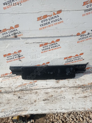 VOLKSWAGEN TRANSPORTER T6 ÖN TAMPON ORTA IZGARA NİN ORTASI ÇIKMA