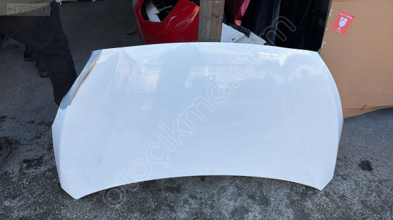 Hyundai i20 motor kaputu beyaz renk