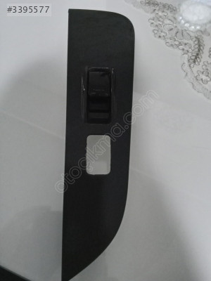 TOYOTA Corolla AE100 Ön Sağ Kapı Cam Düğmesi  7423112180