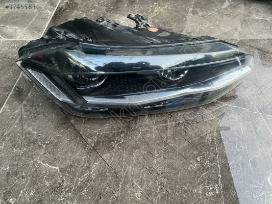 VOLKSWAGEN POLO SAĞ FAR ORJINAL HATASIZ ÇIKMA EGE OTO