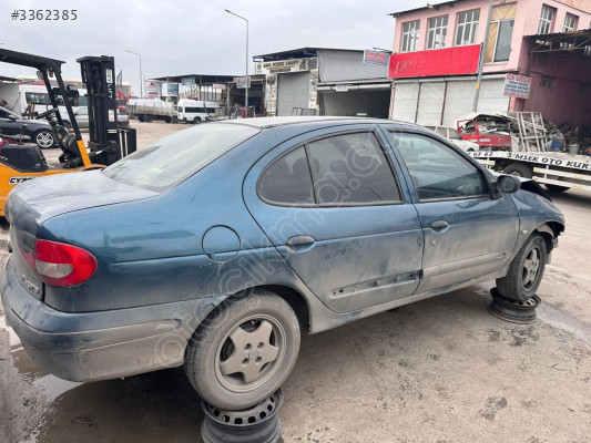 RENAULT MEGANE 1 DEPO KAPAĞI ORJİNAL ÇIKMA 95-01