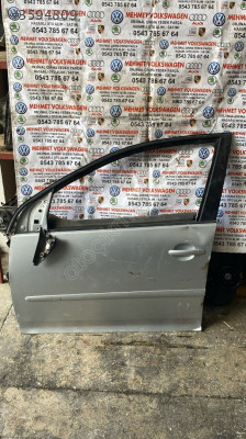 VOLKSWAGEN GOLF 5 SOL ÖN KAPI GRİ UFAK HASARLI ORJİNAL VW