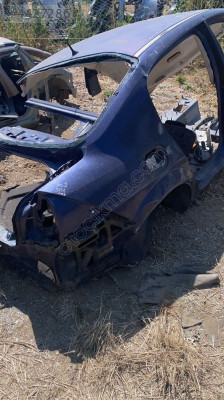 RENAULT MEGAN 2 SEDAN SAĞ ARKA ÇAMURLK GÜÇMANLAR 05012551616