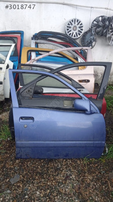 Toyota starlet sağ ön kapı yedek parça