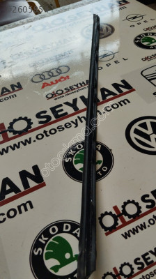Hyundai Tucson ön sağ cam çıtası