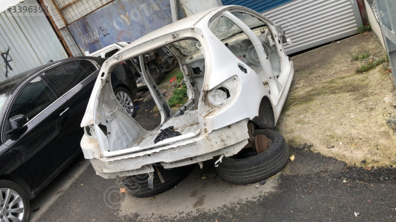 PEJO 206 2006 MODEL KOMPLE ARKA ÇAMURLUKLAR