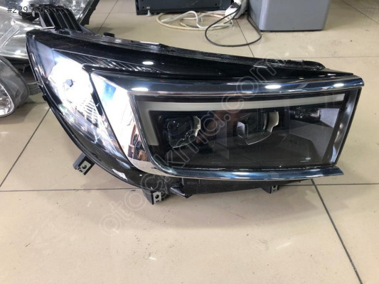 OPEL GRANDLAND İLÜX HYBRİD SAĞ FAR 9850139280