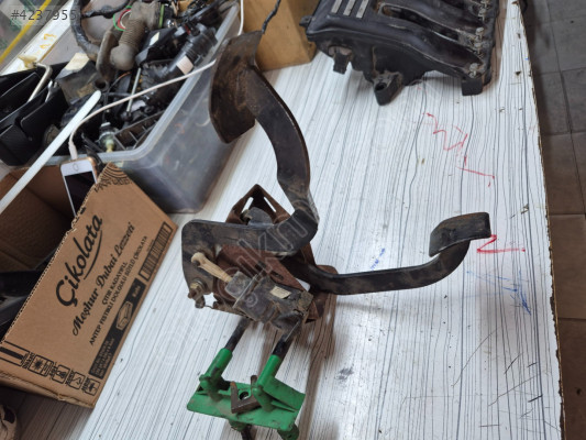 Ford Tourneo connect debriyaj fren pedalı 2T14-2450AH