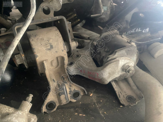 Mıtsubıshı Lancer 1.5 MOTOR  SANZIMAN TAKOZU