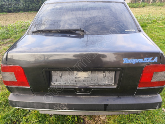 Tempra bagaj kapağı