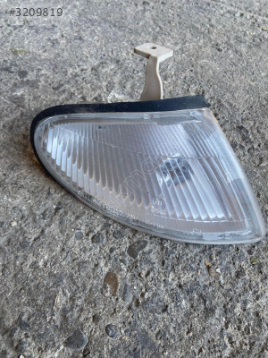 Mazda 323 daha sinyal lambası