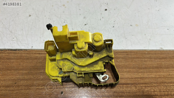 FİAT FİORİNO SAĞ ARKA SÜRGÜLÜ KAPI KİLİDİ ORJ ÇIKMA