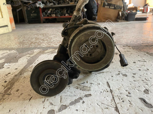 MİTSUBİSHİ GALANT KLİMA KOMPRESÖRÜ ORJİNAL 1990 MODEL