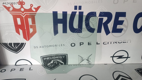 PEUGEOT 2008 SAĞ ARKA KAPI CAMI 9823170080
