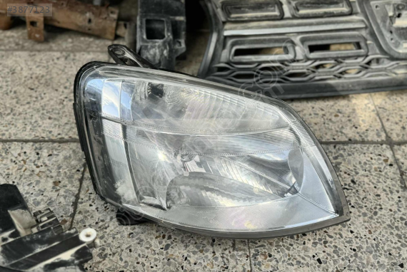 PEUGEOT PARTNER SAĞ FAR EYUPCAN OTO'DA