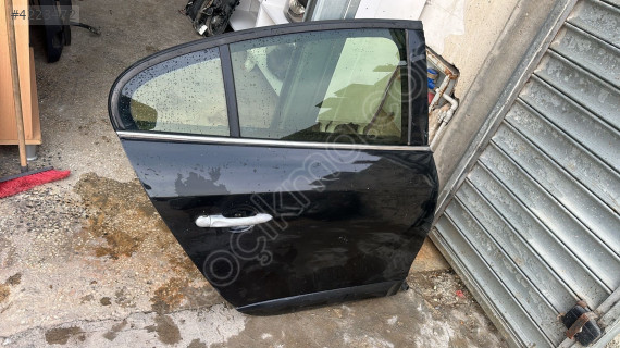 2012-2016 RENAULT FLUENCE SAĞ ARKA KAPI ORJ ÇIKMA