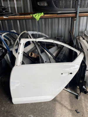 Skoda Octavia Sol arka kapı 2013 2019 çıkma orijinal