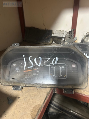 Isuzu gösterge paneli