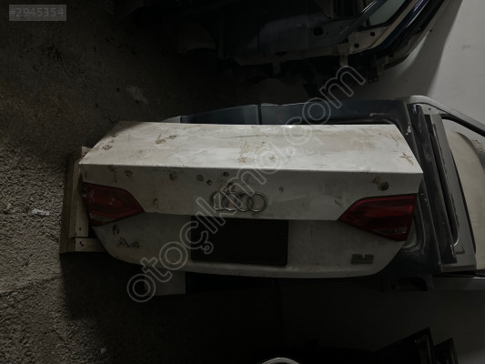 Audi A4 çıkma bagaj kapağı