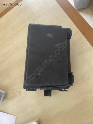 OPEL CORSA SİGORTA KUTUSU