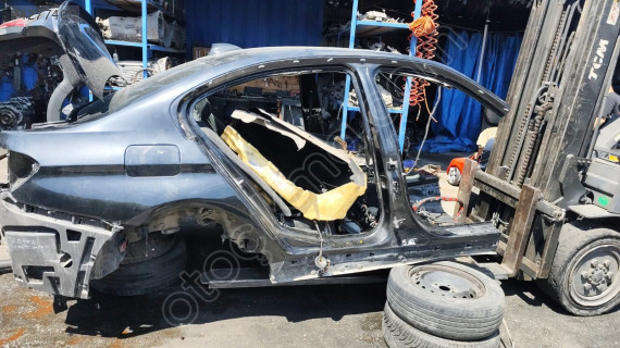 BMW F30 SAĞ ARKA ÇAMURLUK OTO FEDAİ