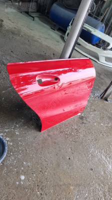 Mercedes cla 2014 model sag arka kapi