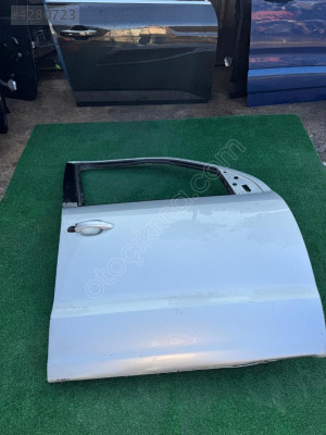 VOLKSWAGEN AMAROK SAĞ ÖN KAPI