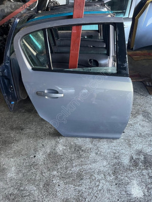 corsa d çıkma sağ arka kapı