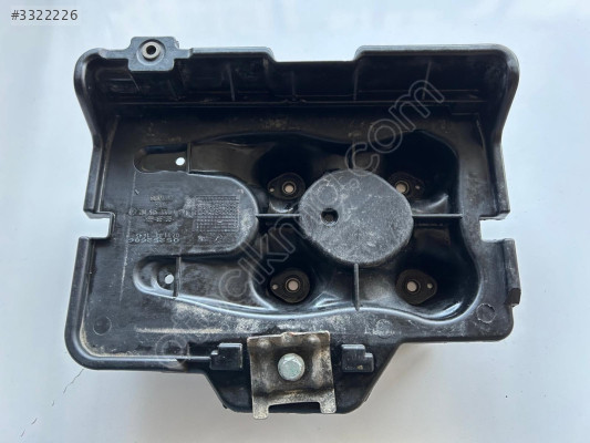 Çıkma Akü Tablası VW Bora Golf4 1J0915333A