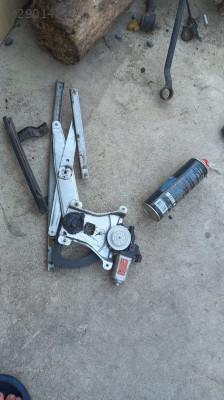 CHEVROLET KALOS SAĞ ÖN CAM KRİKOSU.OTO ERKAN ÜNYE