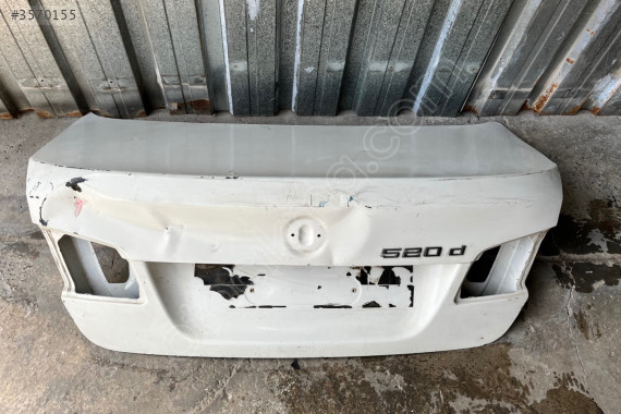 BMW 5 SERİSİ F10 BAGAJ KAPAĞI ORJİNAL ÇIKMA