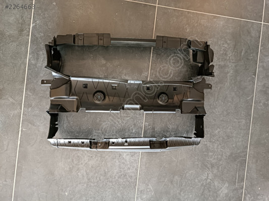 BMW G20 RADYATÖR HAVA KANALI ÜST GÖZLÜK PANELİ 51747455961 S