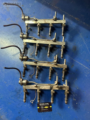 Orjinal GM 55577580 Opel Astra J 1.4 Turbo Enjektör Seti