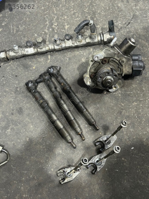 03P130277 03P089 03P130755 POLO İBİZA ENJEKTÖR YAKIT POMPASI