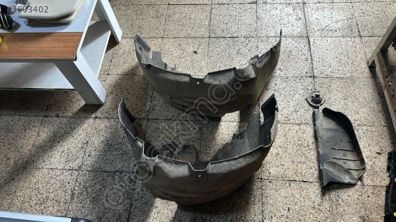 2015-2022 FORD COURİER ARKA DAVLUMBAZLAR ORJ ÇIKMA