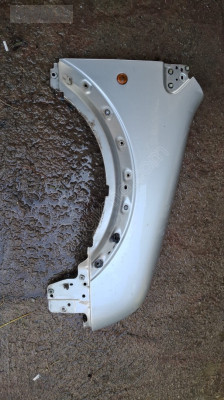 Gümüş Gri Ford Tourneo Connect Sağ Ön Çamurluk